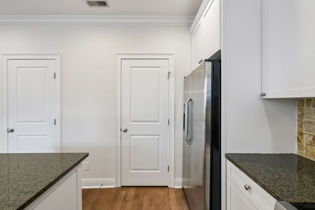 2110 Acklen Ave Apt 101, Nashville, TN 37212
