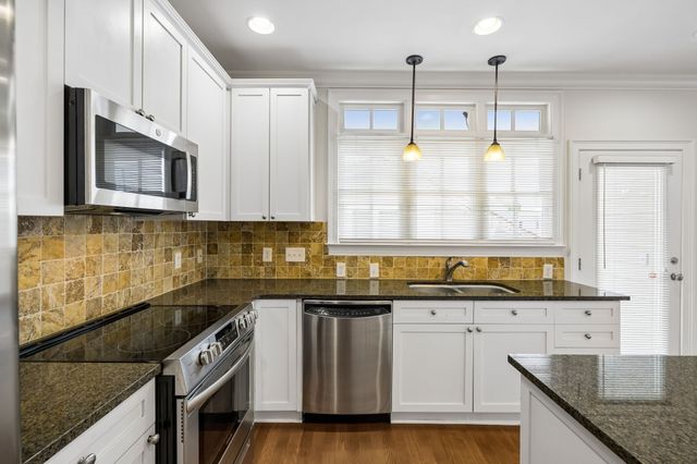 2110 Acklen Ave Apt 101, Nashville, TN 37212