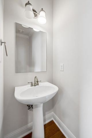 2110 Acklen Ave Apt 101, Nashville, TN 37212