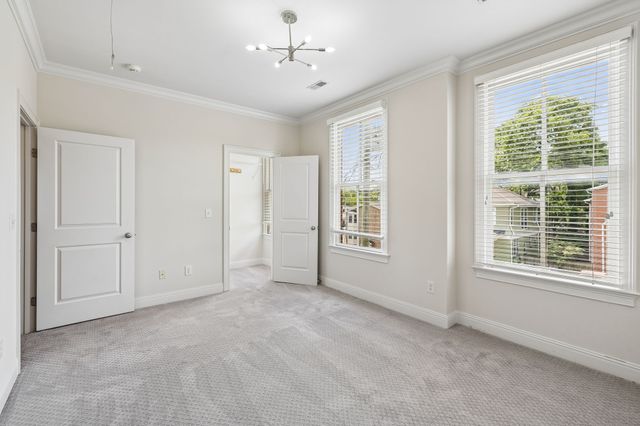 2110 Acklen Ave Apt 101, Nashville, TN 37212