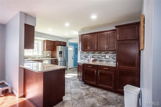 12220 Tempo Drive, St Louis, MO 63146