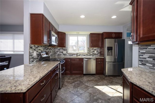 12220 Tempo Drive, St Louis, MO 63146