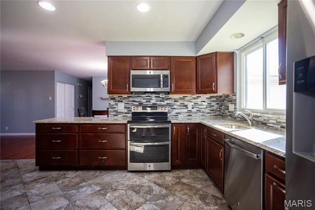 12220 Tempo Drive, St Louis, MO 63146