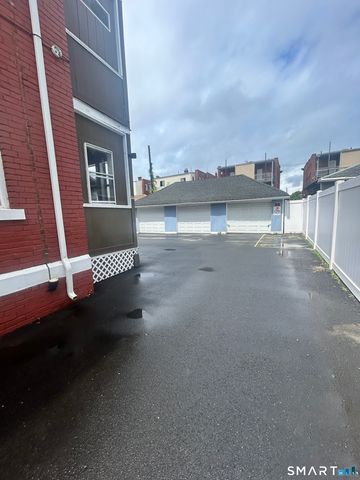 34-36 Barker Street 1, Hartford, CT 06114