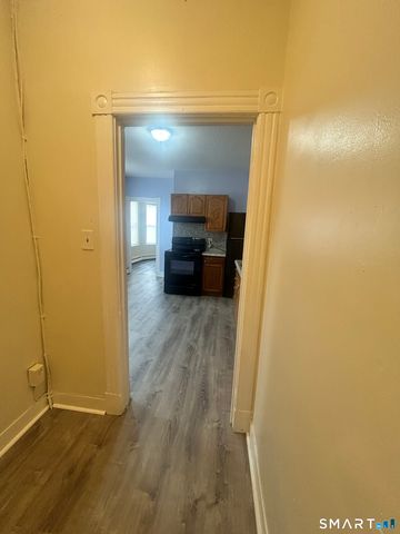 34-36 Barker Street 1, Hartford, CT 06114