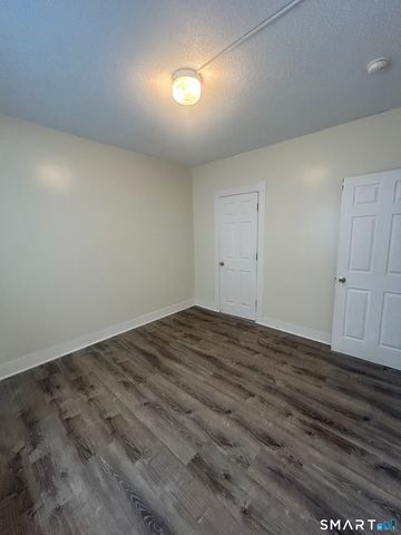 34-36 Barker Street 1, Hartford, CT 06114