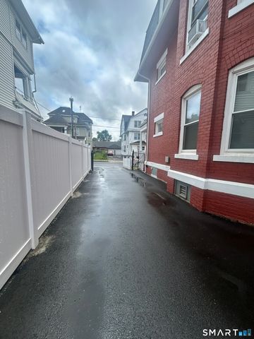 34-36 Barker Street 1, Hartford, CT 06114