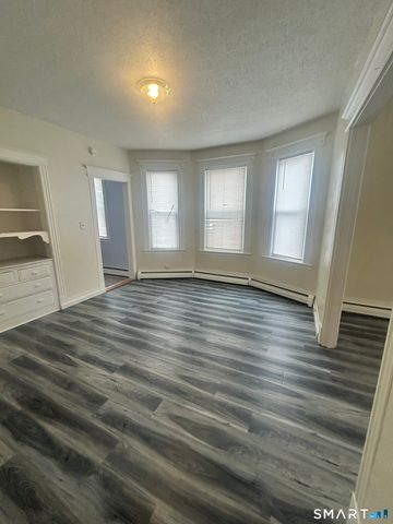 34-36 Barker Street 1, Hartford, CT 06114