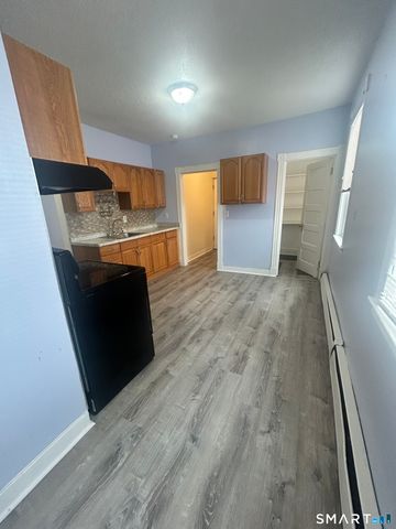 34-36 Barker Street 1, Hartford, CT 06114