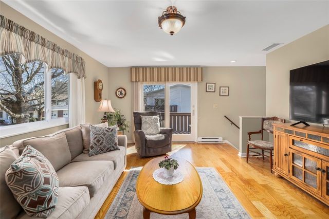 264 Chatham Circle, Warwick, RI 02886