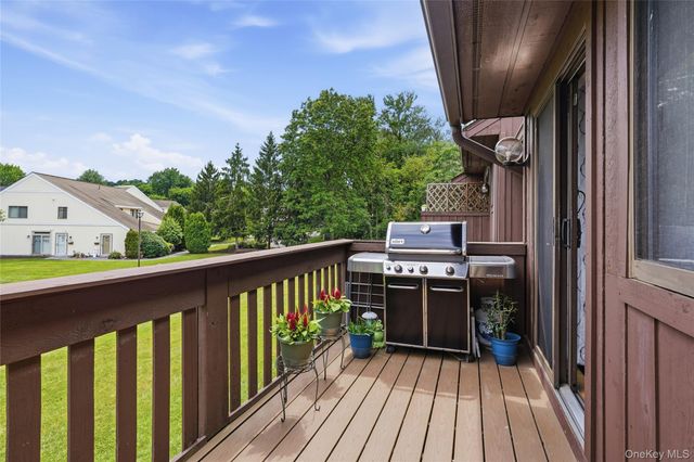 262 Old Farm Lane, Mohegan Lake, NY 10547
