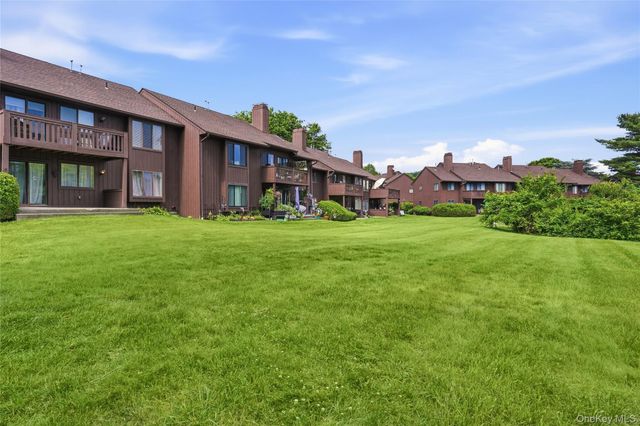 262 Old Farm Lane, Mohegan Lake, NY 10547