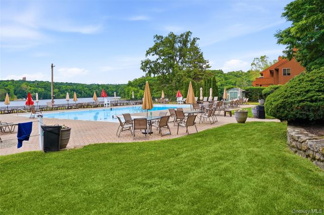 262 Old Farm Lane, Mohegan Lake, NY 10547