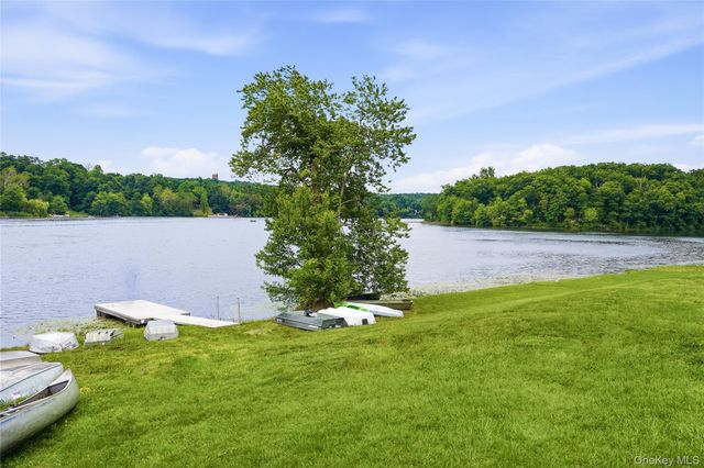 262 Old Farm Lane, Mohegan Lake, NY 10547