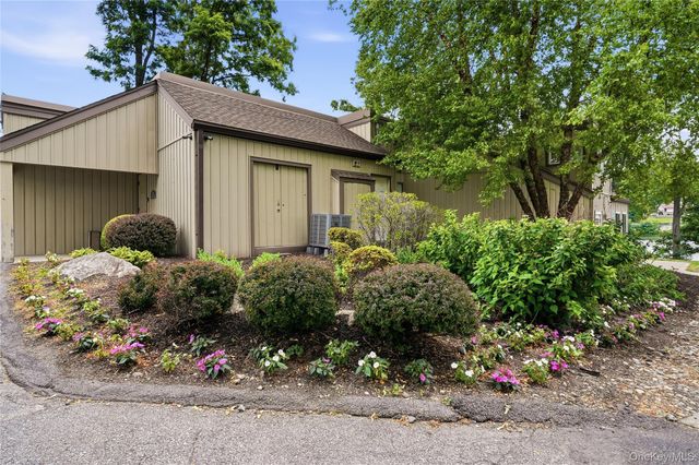 262 Old Farm Lane, Mohegan Lake, NY 10547