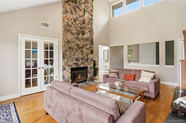 262 Old Farm Lane, Mohegan Lake, NY 10547