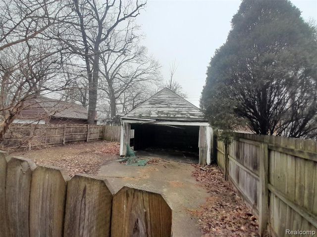 2597 W 8 Mile Road, Detroit, MI 48221