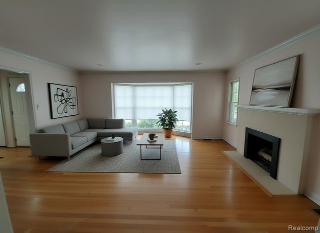 2597 W 8 Mile Road, Detroit, MI 48221