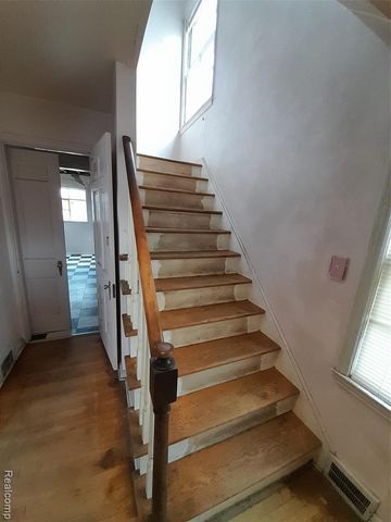 2597 W 8 Mile Road, Detroit, MI 48221