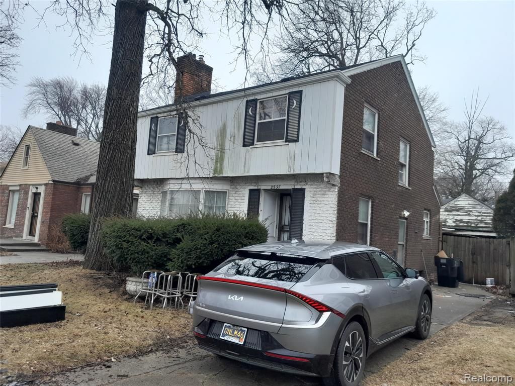 2597 W 8 Mile Road, Detroit, MI 48221