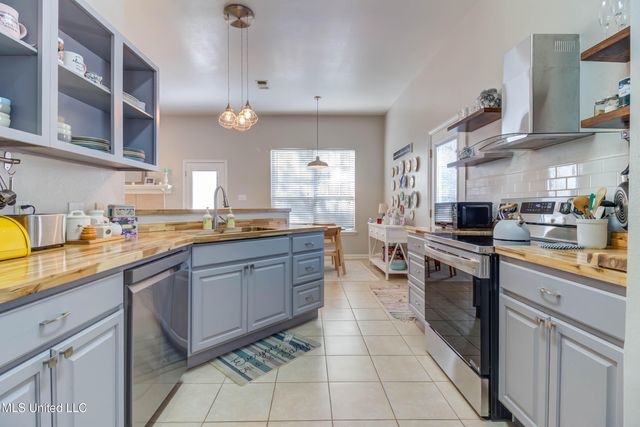 313 Espy Avenue, Pass Christian, MS 39571