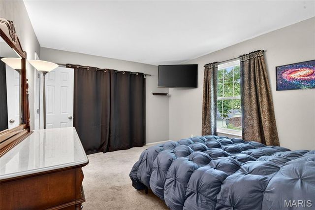 1001 Dorne Drive, Manchester, MO 63021