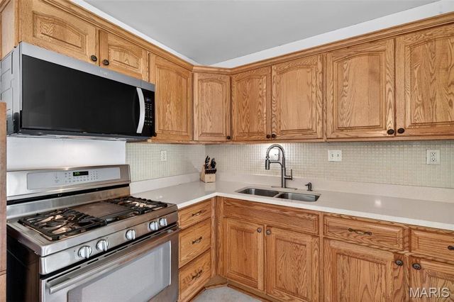 1001 Dorne Drive, Manchester, MO 63021