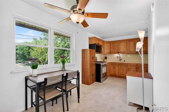 1001 Dorne Drive, Manchester, MO 63021