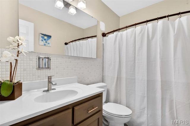 1001 Dorne Drive, Manchester, MO 63021