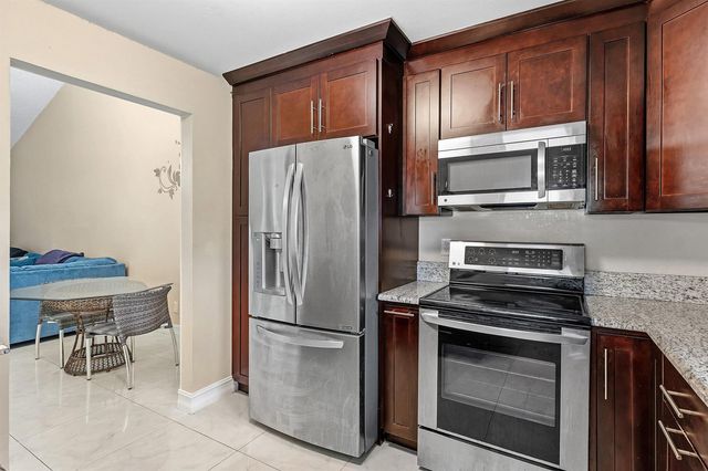 1875 Abbey Road, West Palm Beach, FL 33415