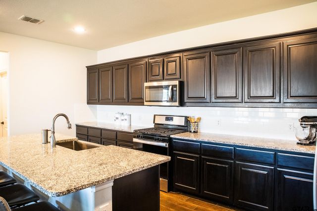 4036 Aurora Lane, Heartland, TX 75126