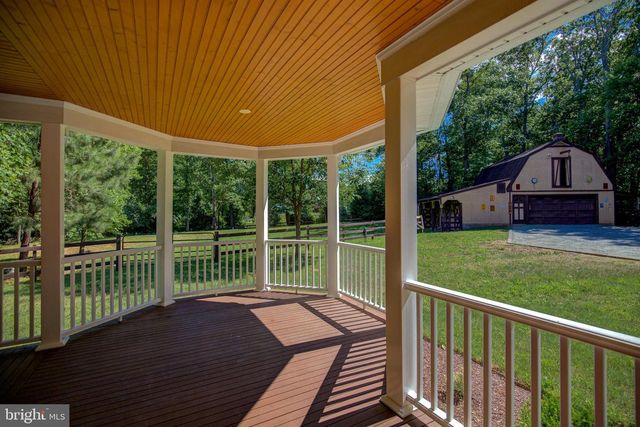 813 BLACKS HILL RD, Great Falls, VA 22066