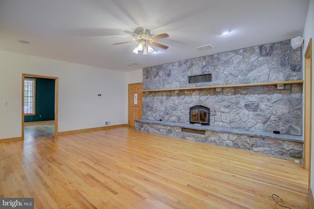 813 BLACKS HILL RD, Great Falls, VA 22066