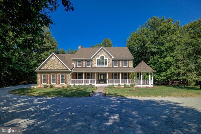813 BLACKS HILL RD, Great Falls, VA 22066