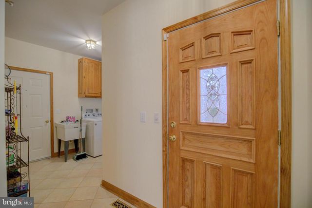 813 BLACKS HILL RD, Great Falls, VA 22066
