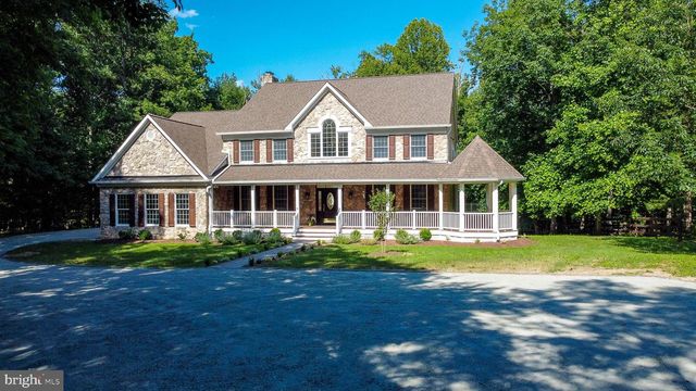 813 BLACKS HILL RD, Great Falls, VA 22066