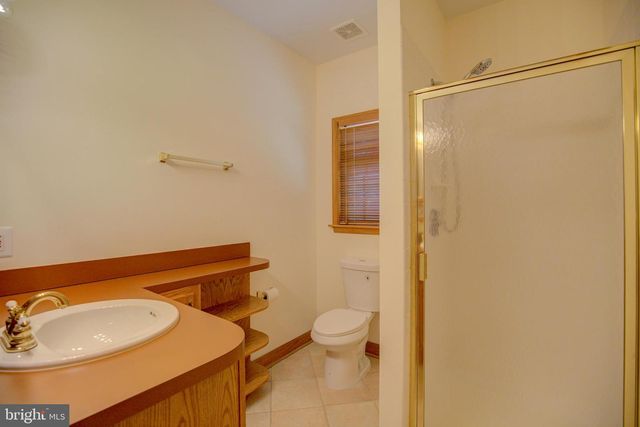 813 BLACKS HILL RD, Great Falls, VA 22066