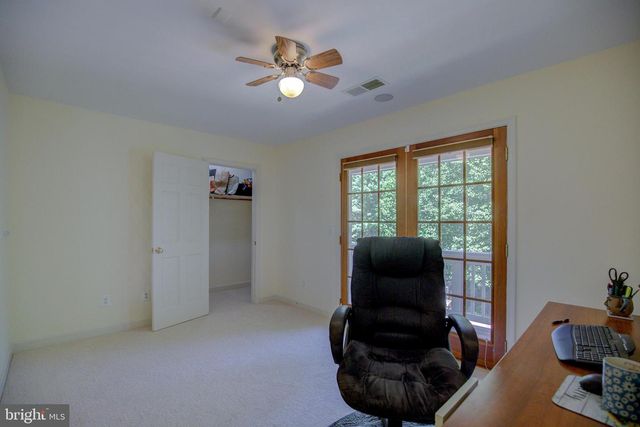 813 BLACKS HILL RD, Great Falls, VA 22066