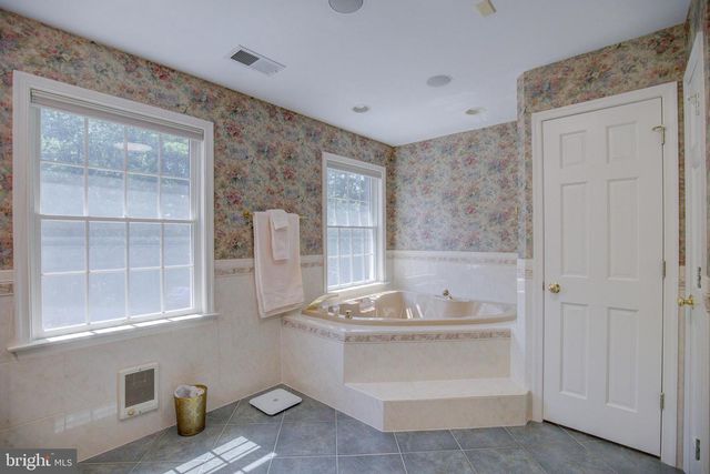 813 BLACKS HILL RD, Great Falls, VA 22066