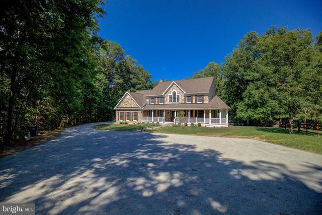 813 BLACKS HILL RD, Great Falls, VA 22066