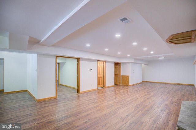 813 BLACKS HILL RD, Great Falls, VA 22066