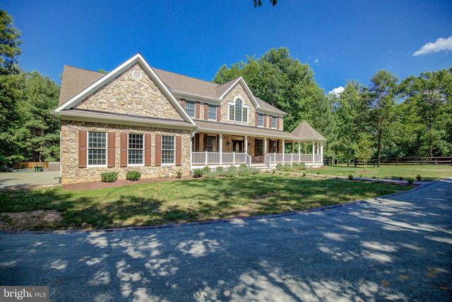 813 BLACKS HILL RD, Great Falls, VA 22066
