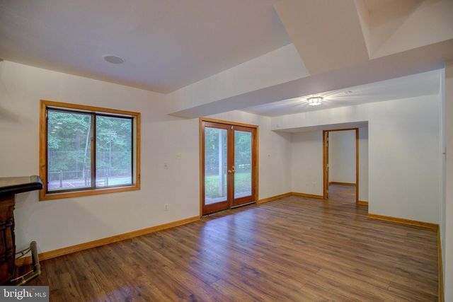 813 BLACKS HILL RD, Great Falls, VA 22066