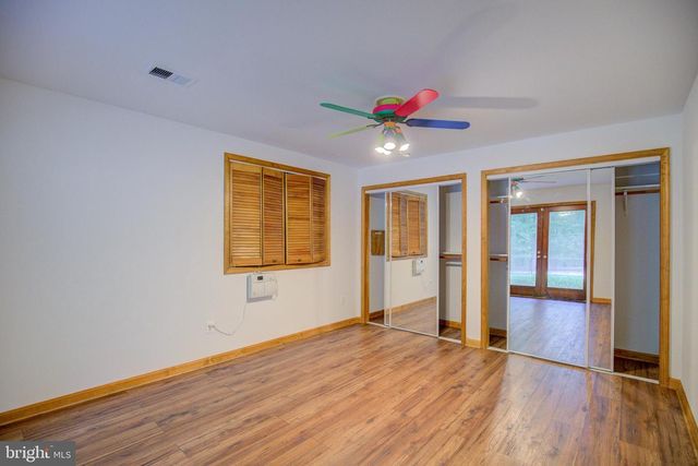 813 BLACKS HILL RD, Great Falls, VA 22066