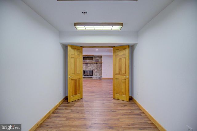 813 BLACKS HILL RD, Great Falls, VA 22066