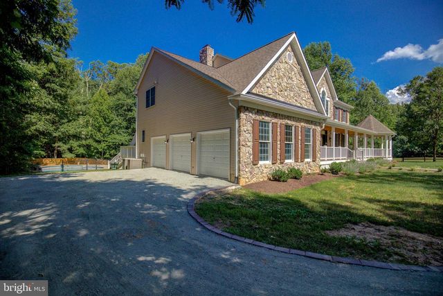 813 BLACKS HILL RD, Great Falls, VA 22066