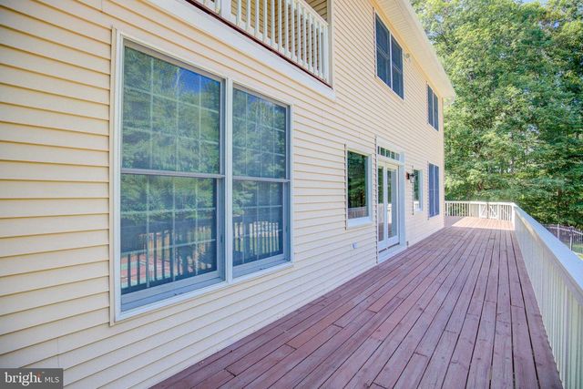 813 BLACKS HILL RD, Great Falls, VA 22066