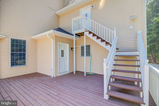 813 BLACKS HILL RD, Great Falls, VA 22066