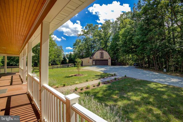 813 BLACKS HILL RD, Great Falls, VA 22066
