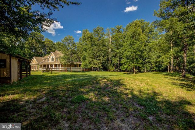 813 BLACKS HILL RD, Great Falls, VA 22066